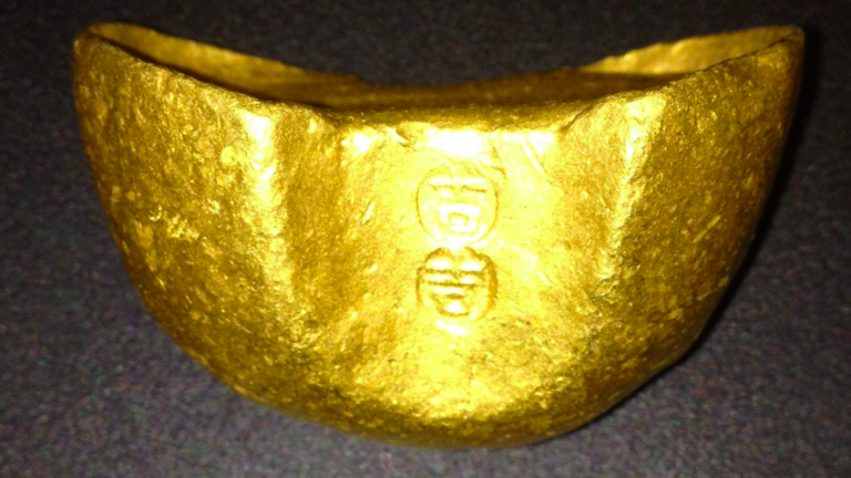 Octogenarian couple accused of selling shipwreck’s stolen gold