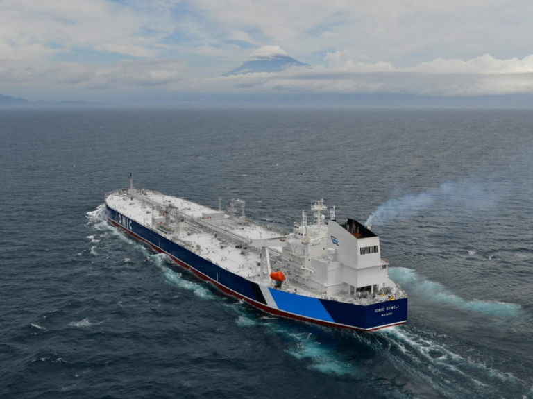 JMU hands over new energy-efficient 160,000 dwt Suezmax tanker