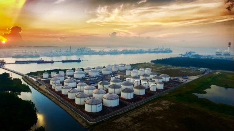 GAIL and Vitol formalize 10-year LNG supply deal