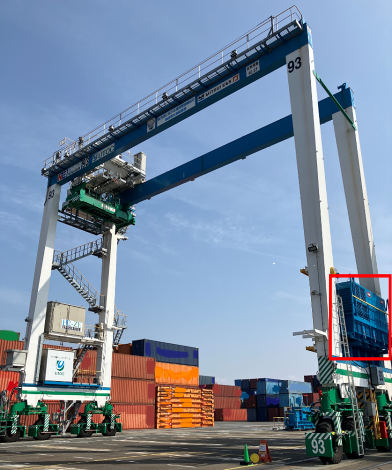 Hydrogen-fueled RTG begins operation in Yokohama Port zero-emission trial